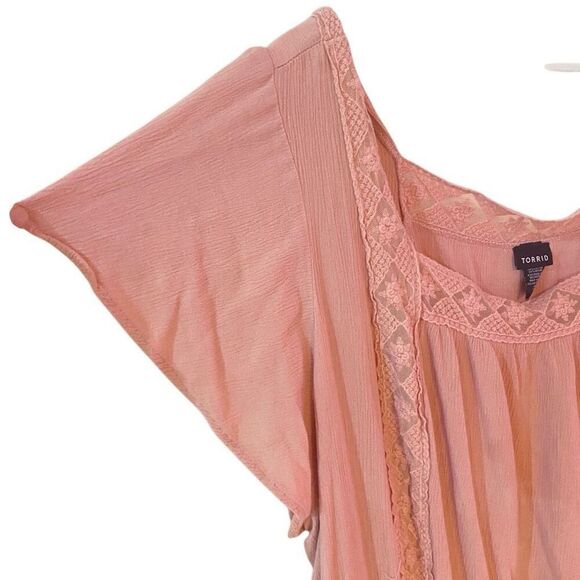 Torrid size 5 =5XL pink shirt sleeve laced gathered bottom - Picture 2 of 5